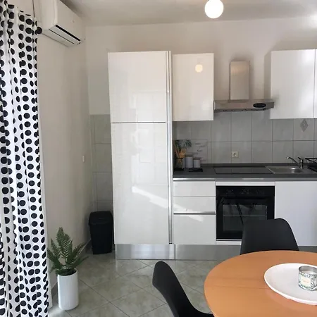In Okrug Gornji With Sea View, Air Conditioning, Wifi, Washing Machine 5049-1 Apartment *
